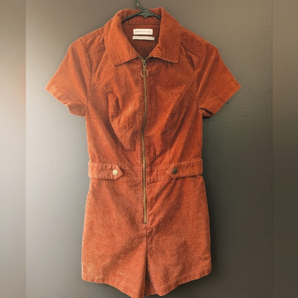 UO Corduroy Zip Up Romper, Small